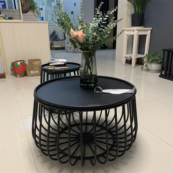 Простой журнальный столик из черного железа в скандинавском стиле для мебели для гостиной, креативность в индустриальном стиле, круглые чайные столики для маленькой квартиры